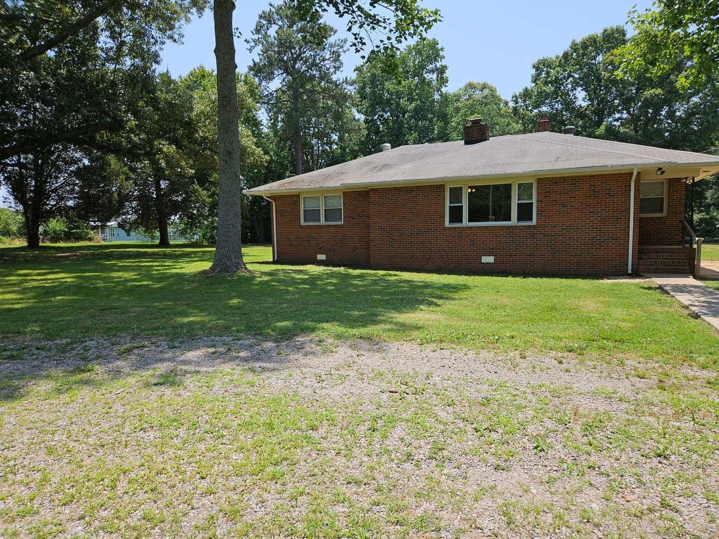 2477 Meadow Road, Sandston, VA 23150